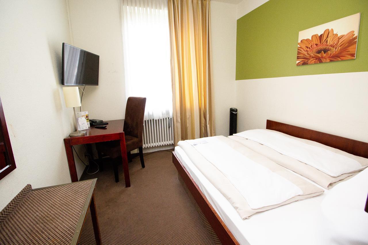 Hotel Dolomit München