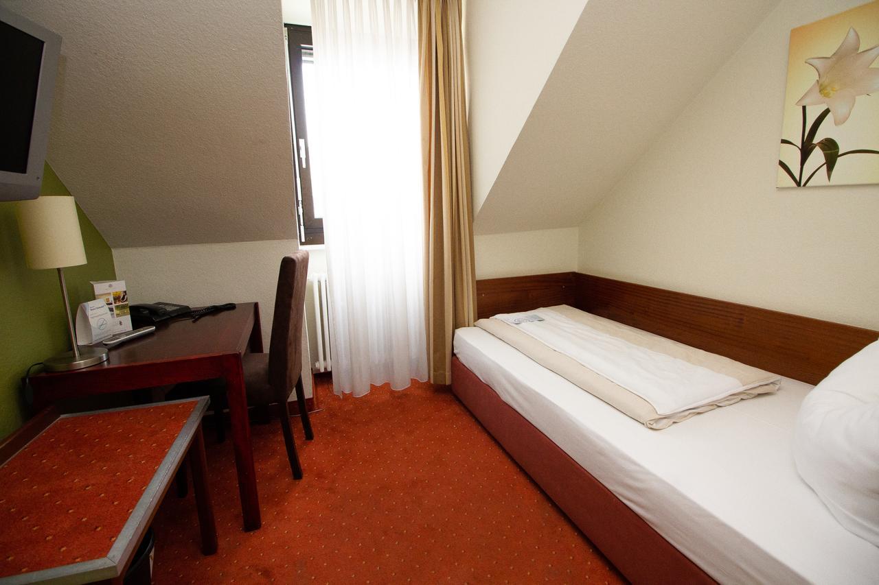Hotel Dolomit München